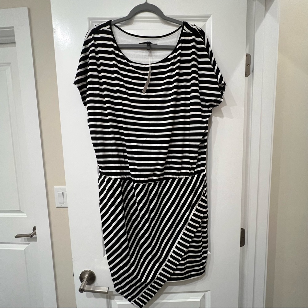 NWT White House Black Market‎ A-Line Asymmetrical Dress Black and White